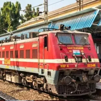 Mumbai Bengaluru Superfast train 2025 at the station platform with passengers boarding