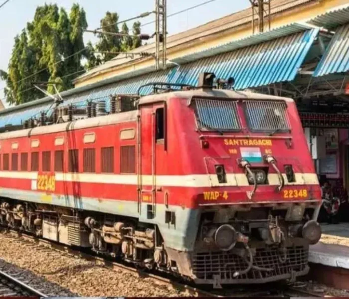 Mumbai Bengaluru Superfast train 2025 at the station platform with passengers boarding