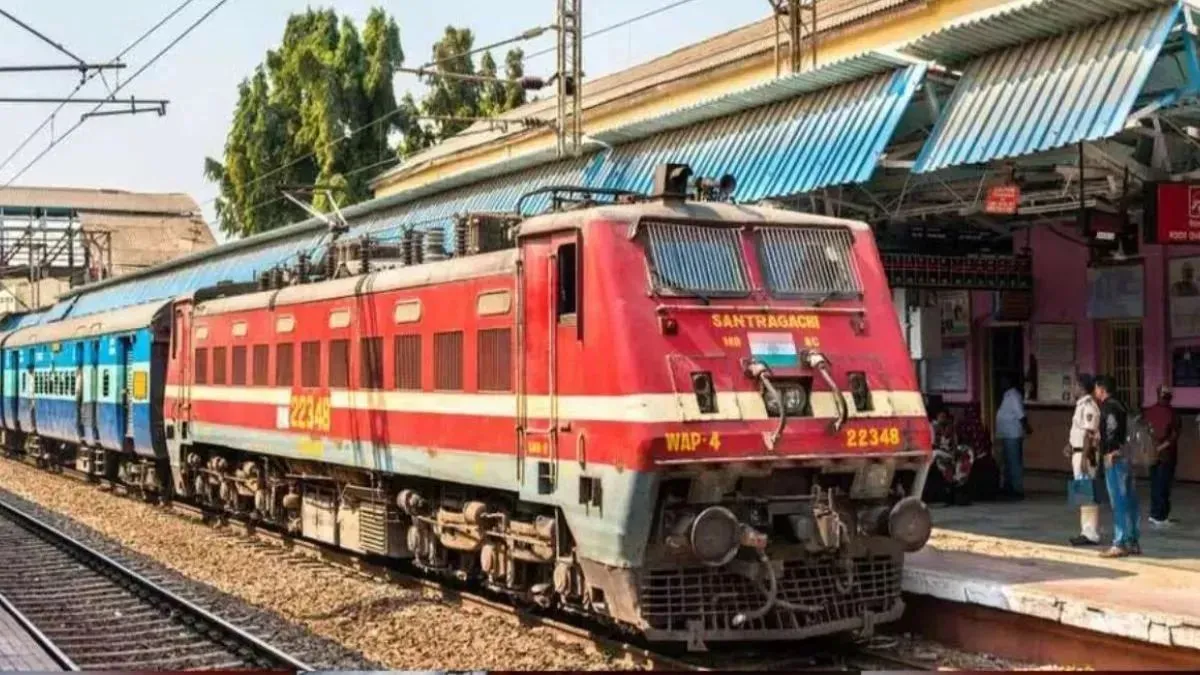 Mumbai Bengaluru Superfast train 2025 at the station platform with passengers boarding